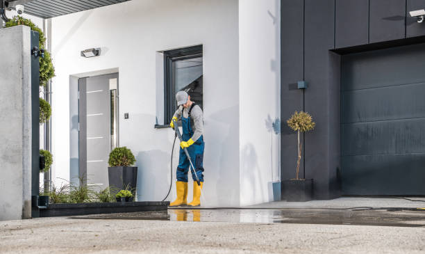 Why Choose Our Pressure Washing Services in Florida